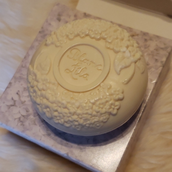 NWOT Savon Blanc Lila Bath Bar - Picture 2 of 6